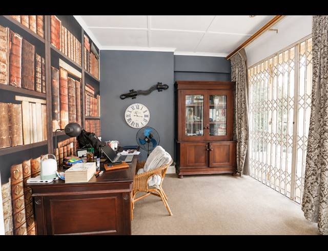 4 BEDROOM FREEHOLD FOR SALE IN ESSENWOOD